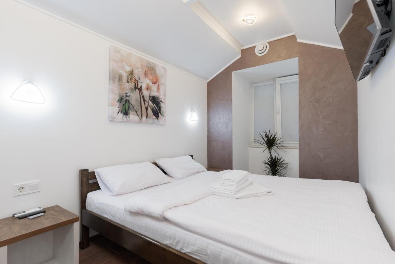 Apart Hotel Lyon D'Opera Одесса Экстерьер фото